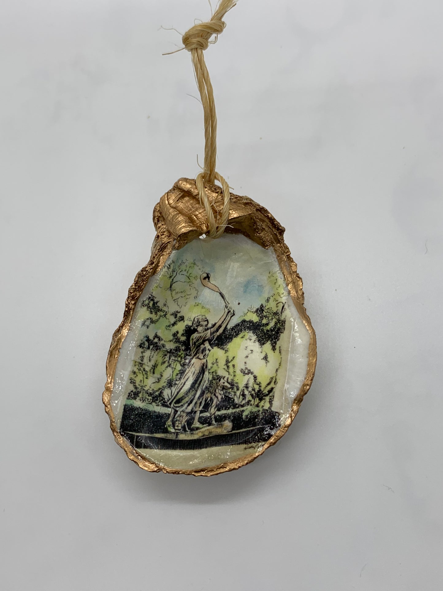 Oyster Ornament Waving Girl